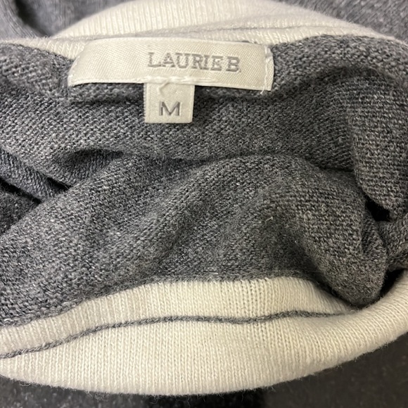 LAURIE B Grey Pullover with Ivory Roll Down Neck & Sleeves Size M - Picture 6 of 7